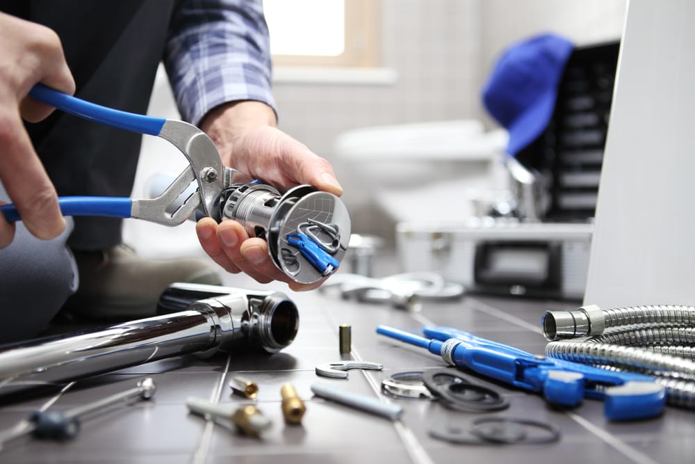 plumber-working-close-up